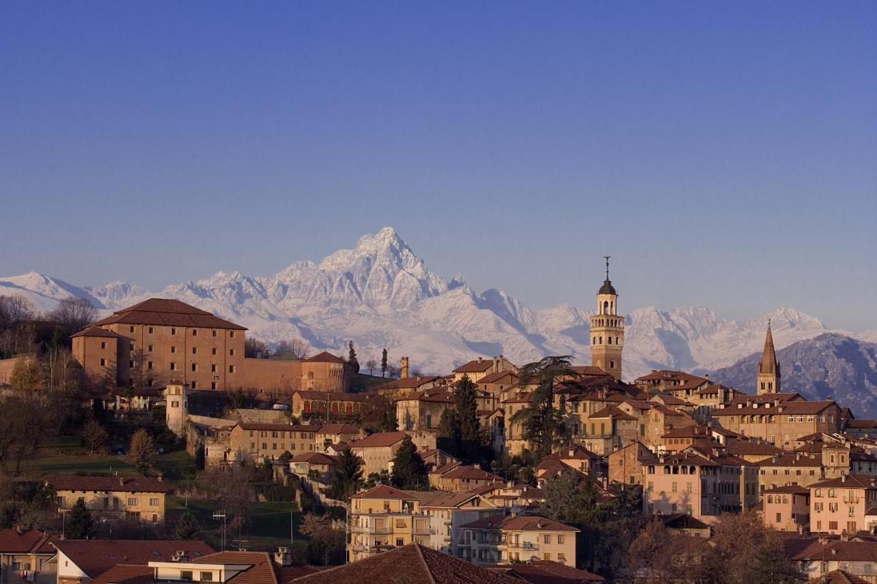 Saluzzo Historic Center Apartment Екстер'єр фото